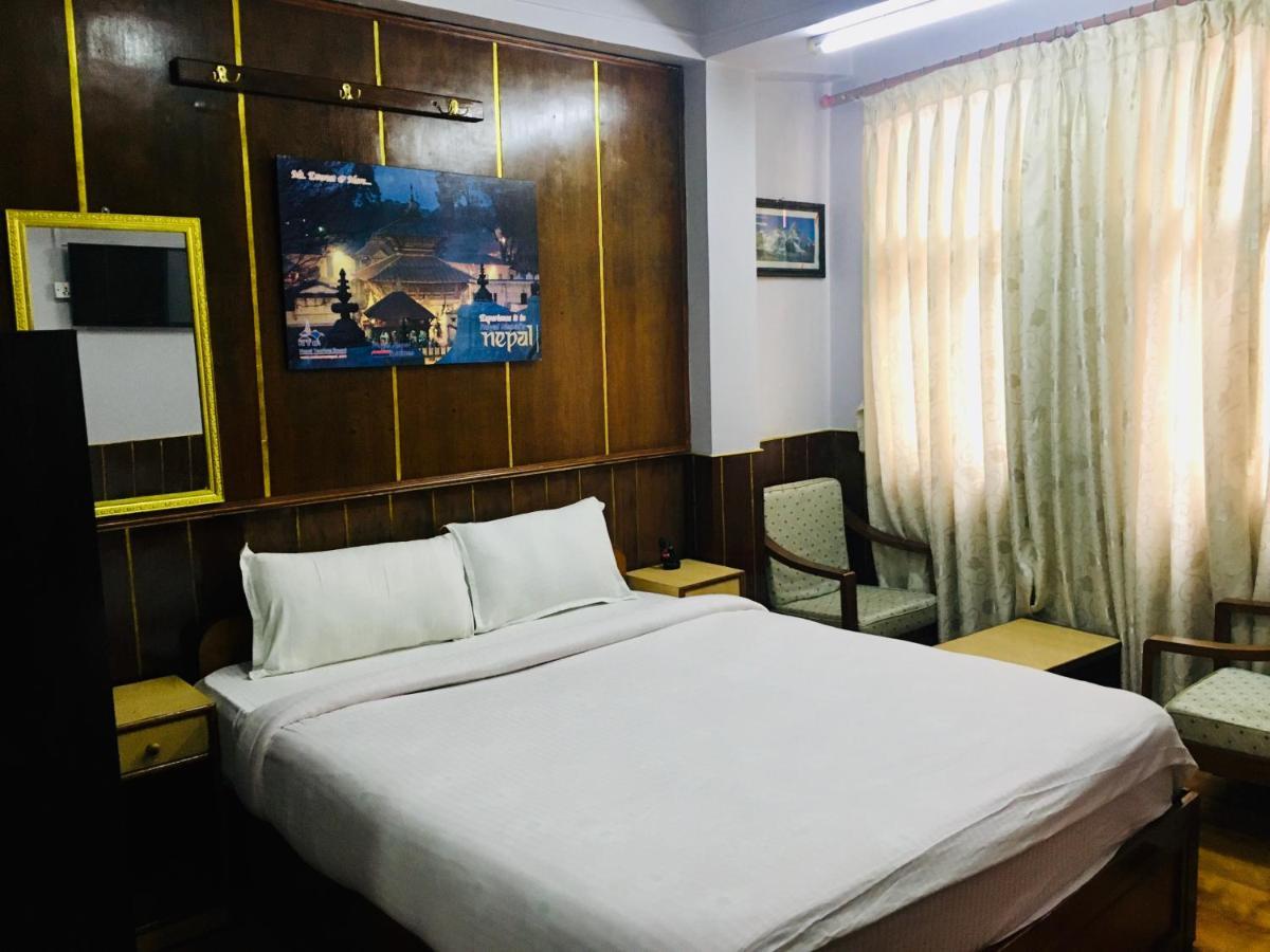 Hotel Plumeria Inn Катманду Экстерьер фото