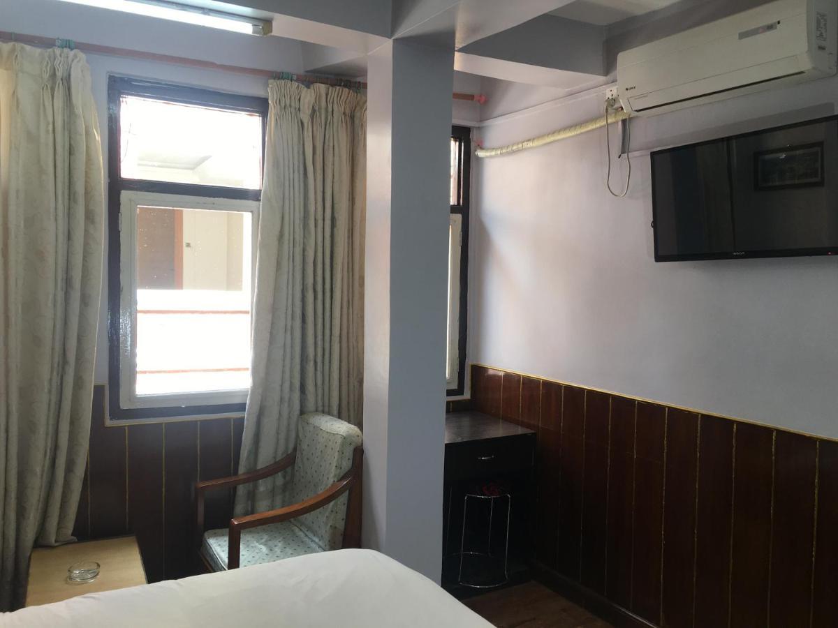 Hotel Plumeria Inn Катманду Экстерьер фото