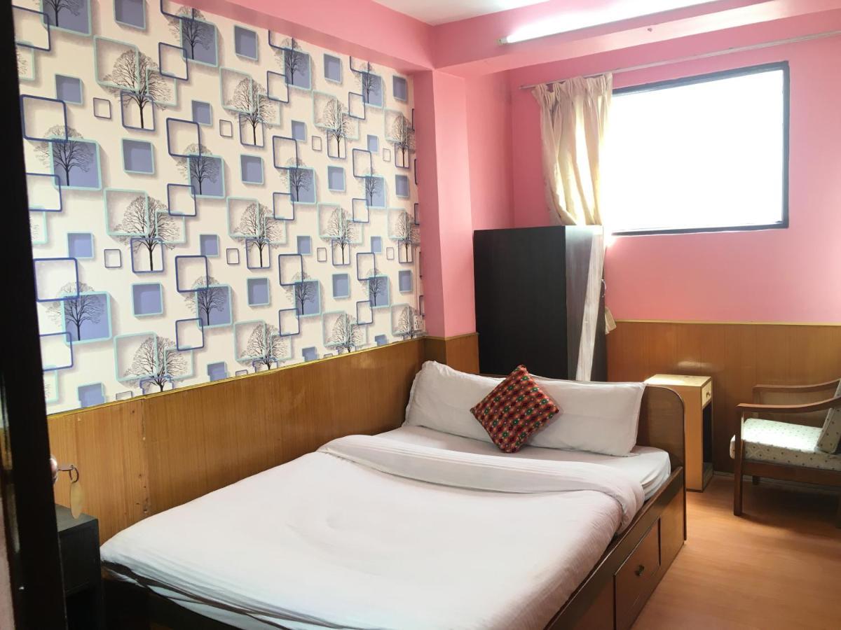Hotel Plumeria Inn Катманду Экстерьер фото