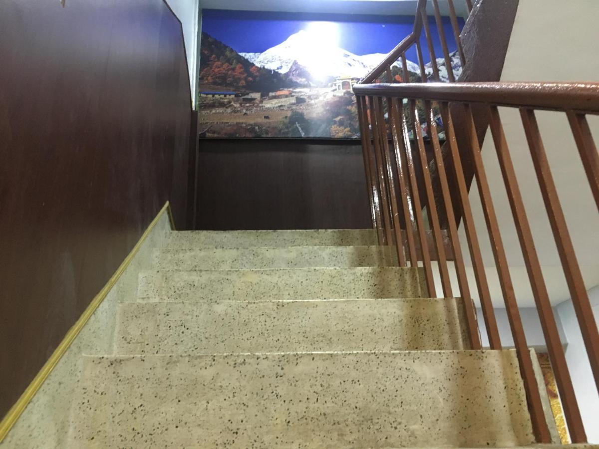 Hotel Plumeria Inn Катманду Экстерьер фото
